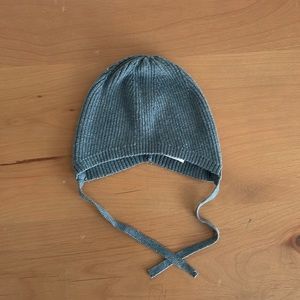 Blue Zara knit baby bonnet. Size 1-6 months